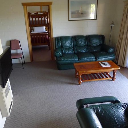 Willaway Motel Apartments Ulverstone Exterior photo